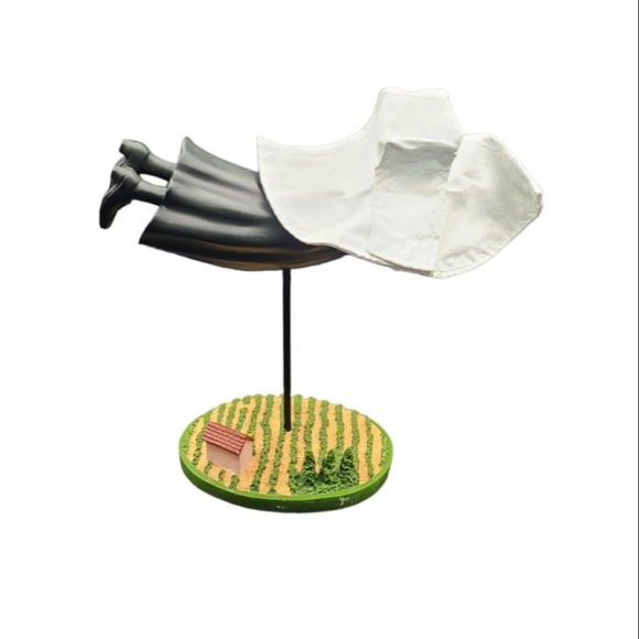 Flying nun with wine glass - Picture 3 of 4